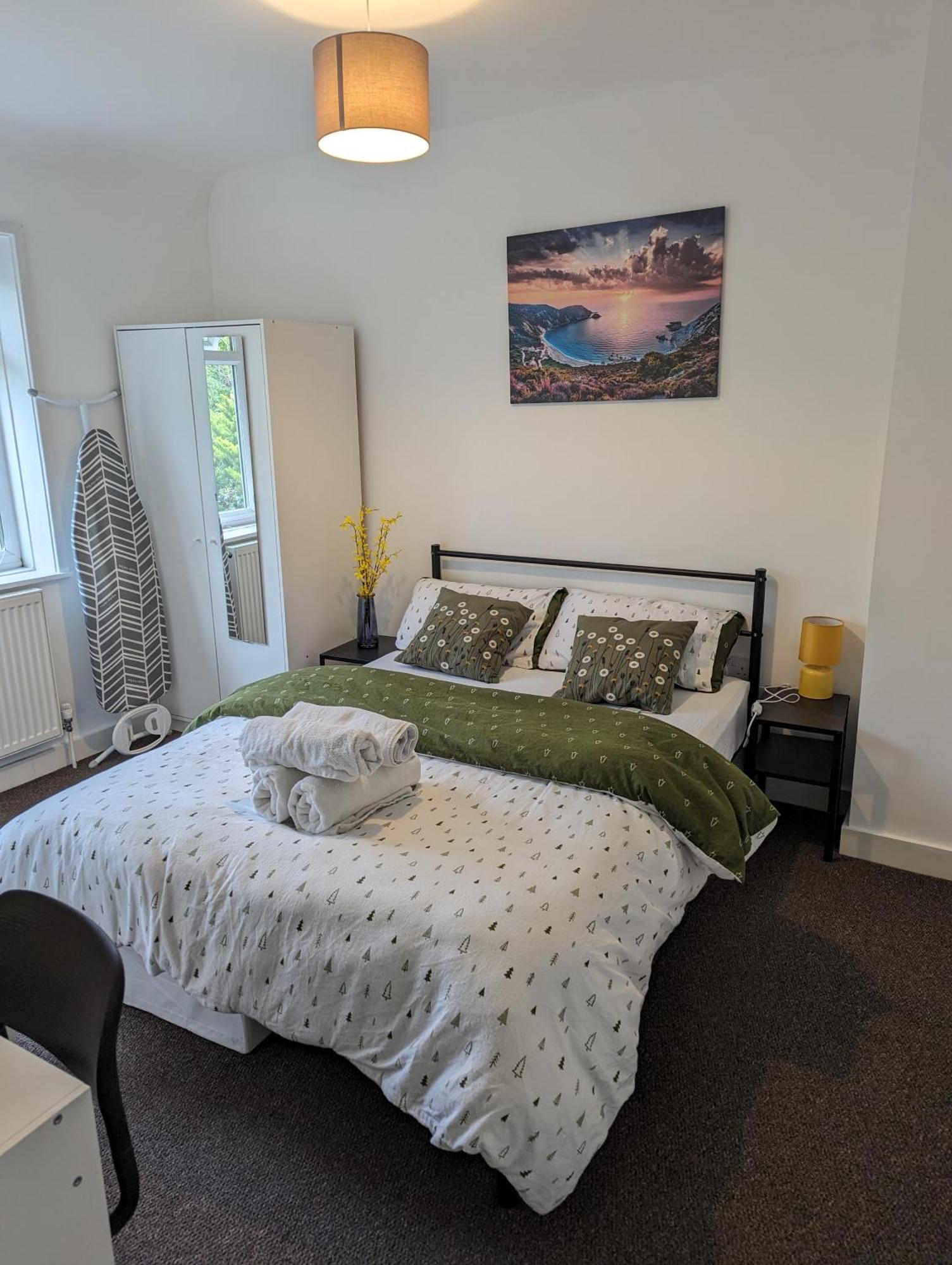 Fantastic 3-Bedroom House In London Morden  Exterior foto